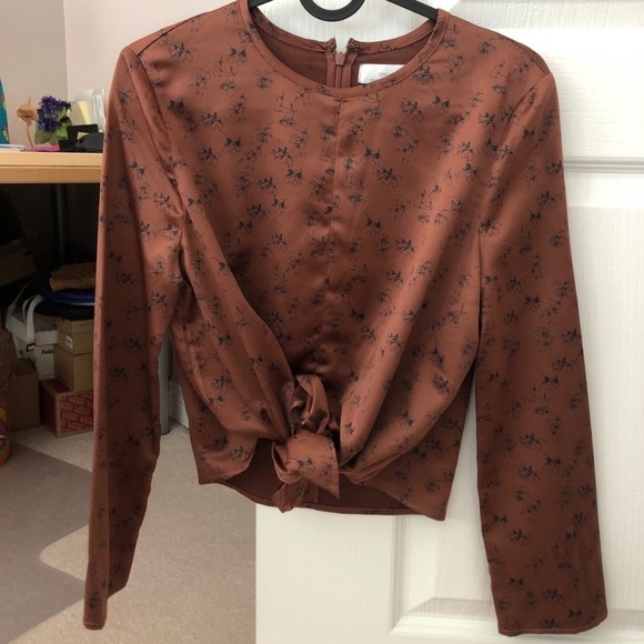 OAK + FORT Tops - ✨2 for 20$✨Oak + Fort tie front top XS